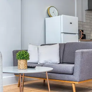 Apartment Modern In East, London