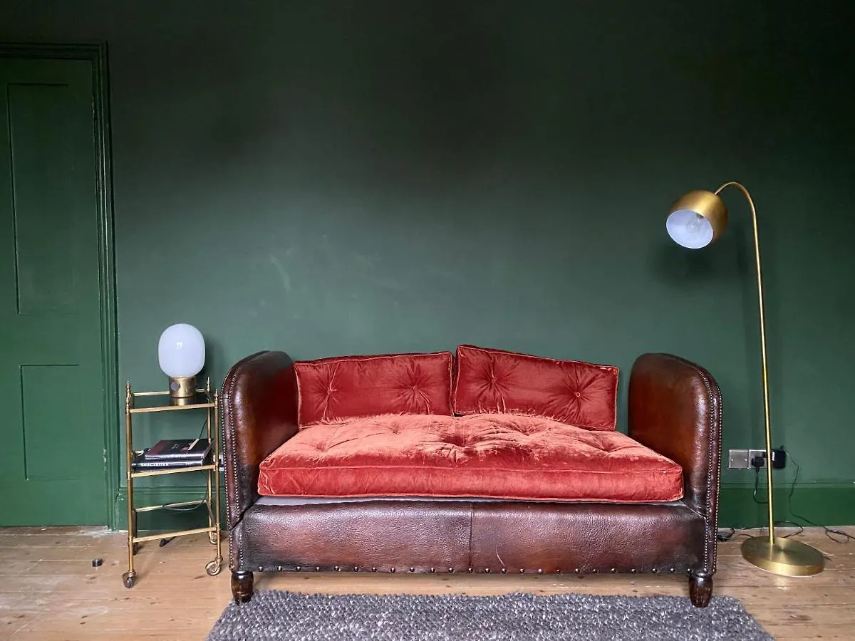 Campania & Jones House Villa London